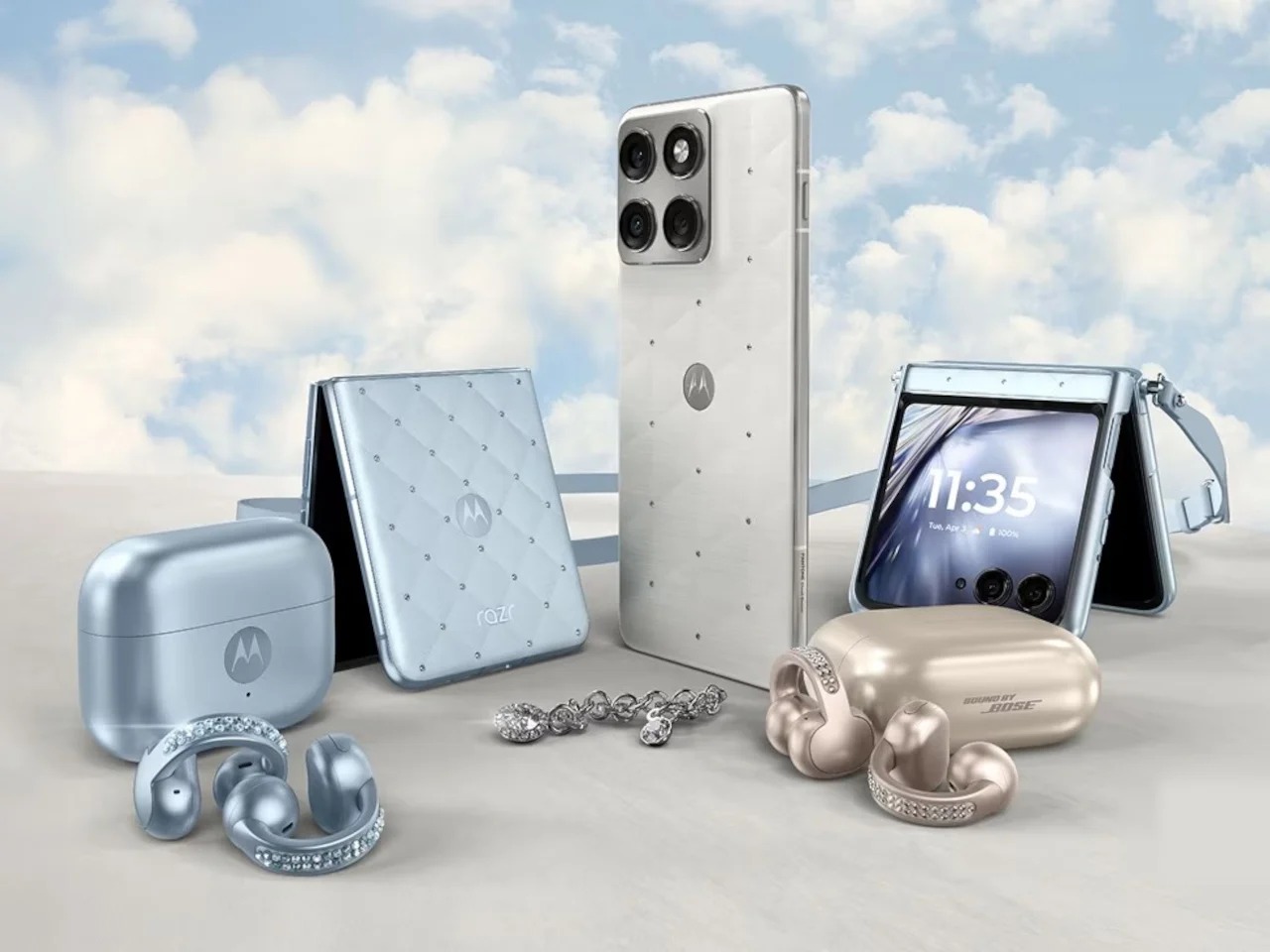 采用施华洛世奇饰钉彰显潘通2026年色彩的摩托罗拉EDGE 70手机---酷图编号1