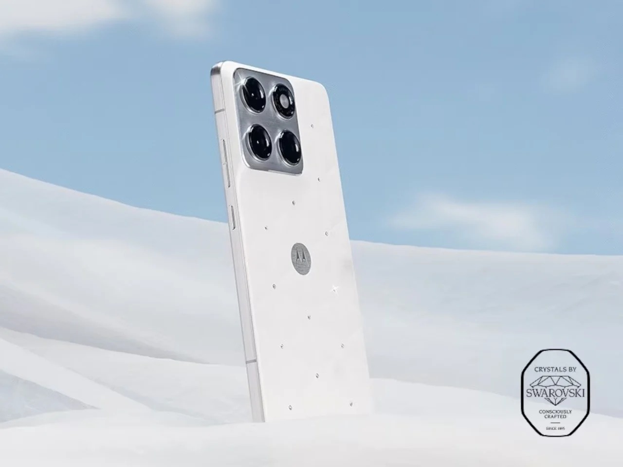 采用施华洛世奇饰钉彰显潘通2026年色彩的摩托罗拉EDGE 70手机---酷图编号4