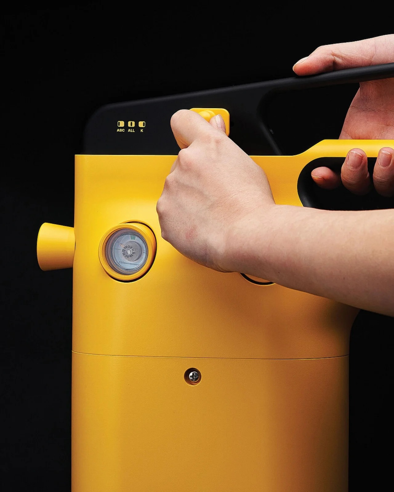 正在重新思考现代生活安全设备的双剂灭火器---酷图编号2