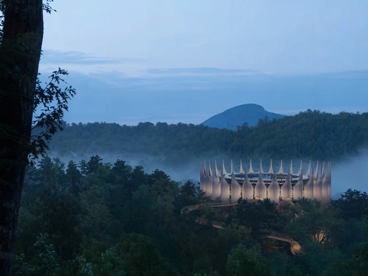 可以拯救山区生命的发光无人机堡垒---酷图编号5