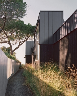 WOJR完成俯瞰硅谷的角屋