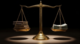 天平上的知识与金钱权衡