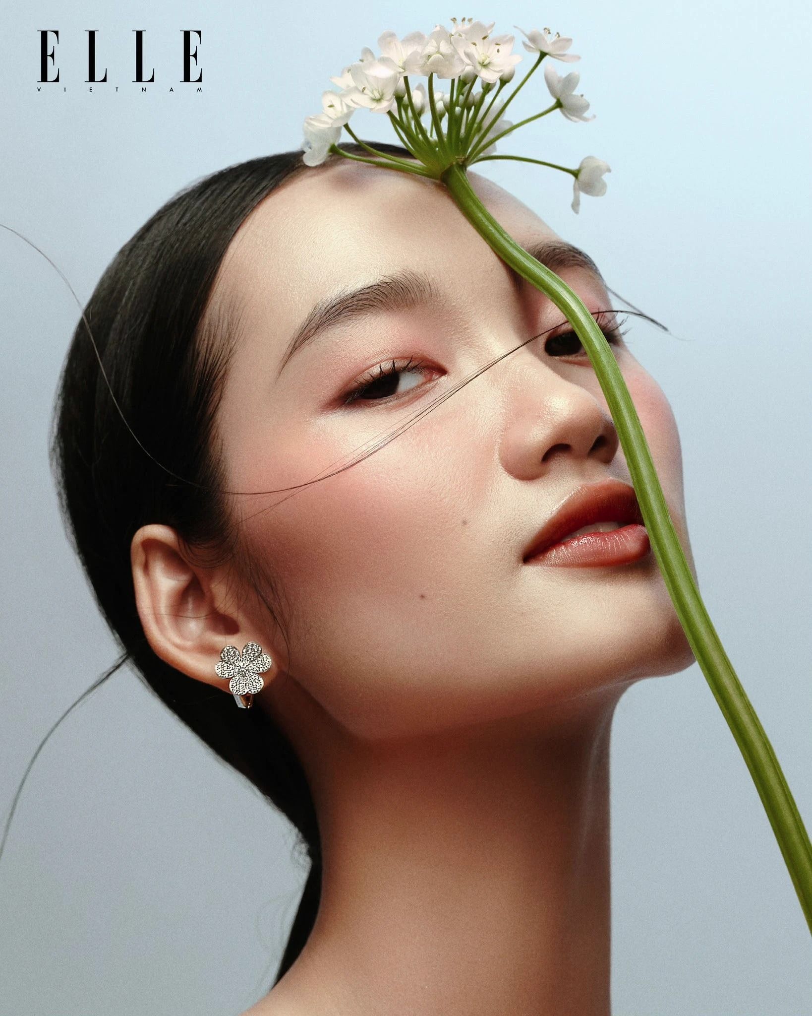 TU ANH x ELLE COVER BEAUTY-ELLE 越南版春季刊封面:春日美学与时尚妆容的杂志视觉设计图片