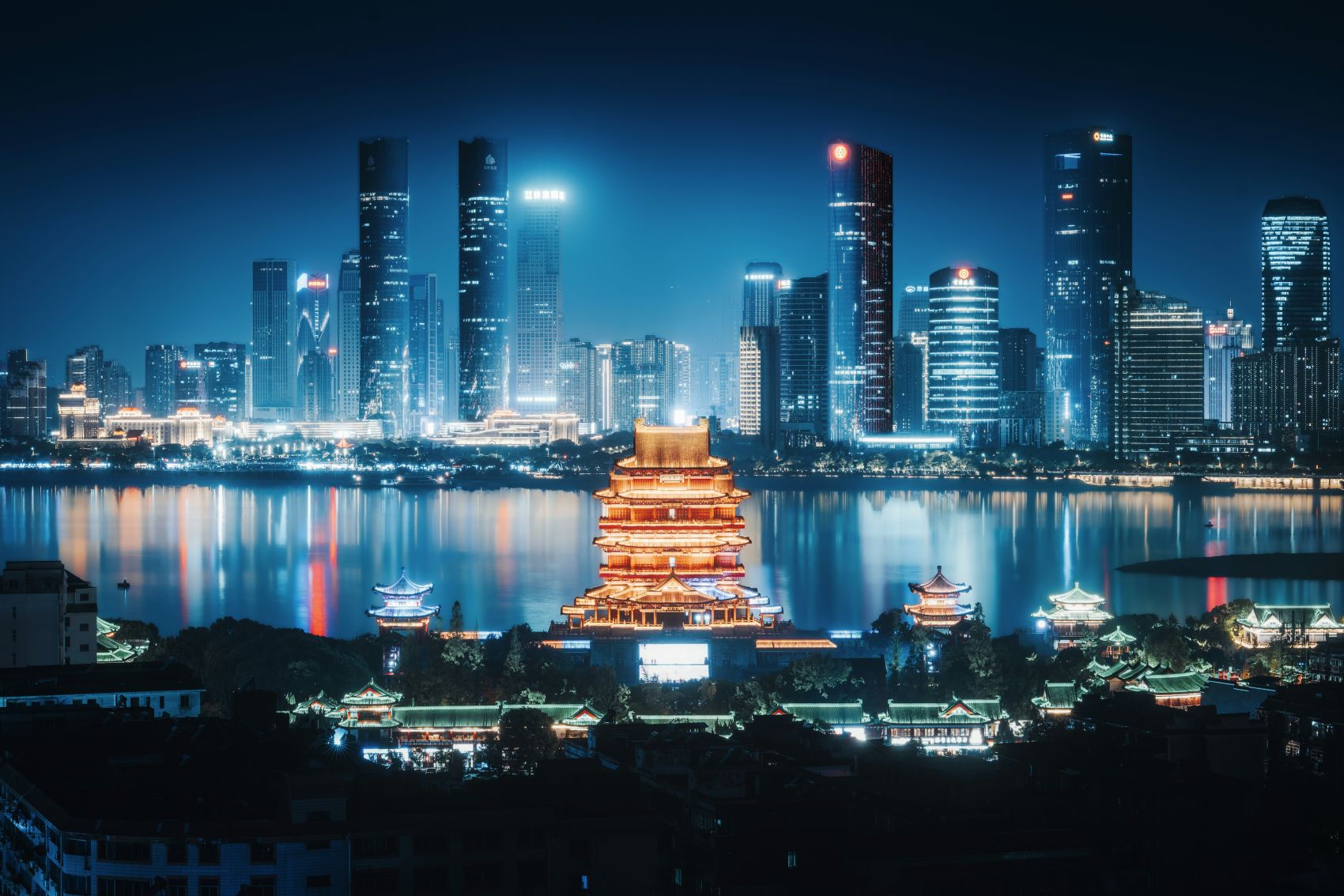 滕王夜宴,古今交融的赣江灯火图片