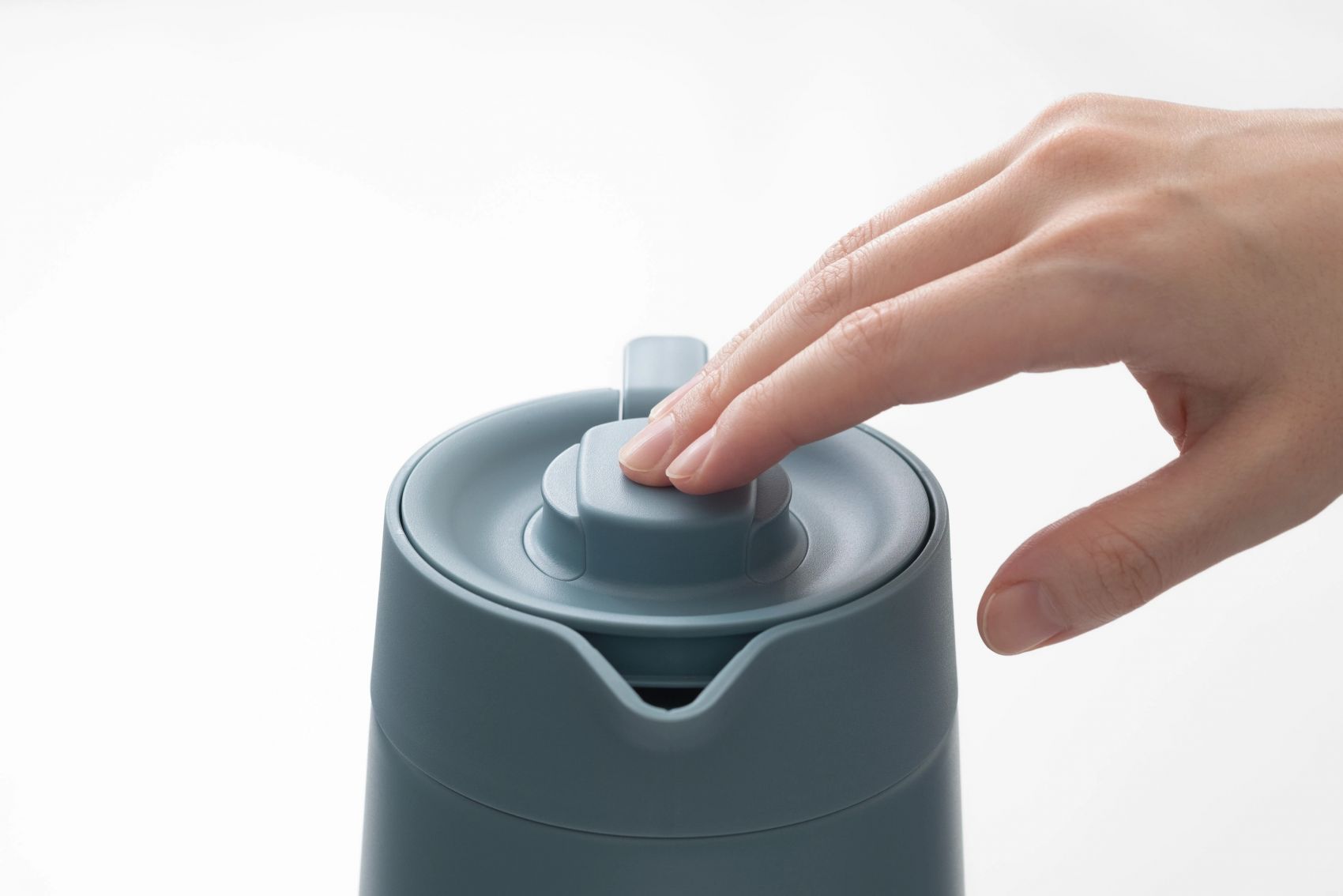 Vacuum Insulated Pot PWR-按压式保温壶的极简实用美学呈现图片