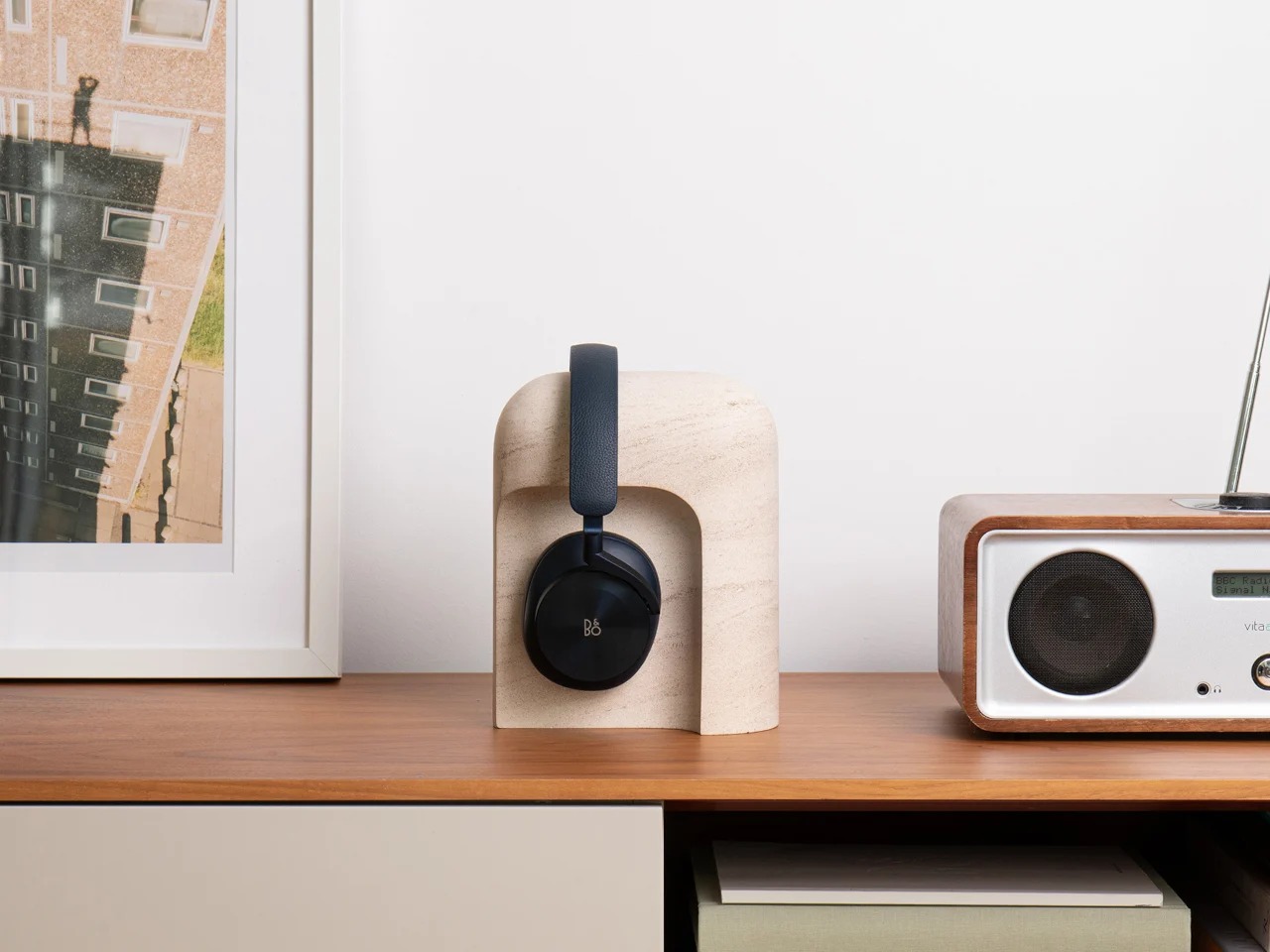 即使没有耳机,这个耳机支架看起来也像是一件雕塑---酷图编号7