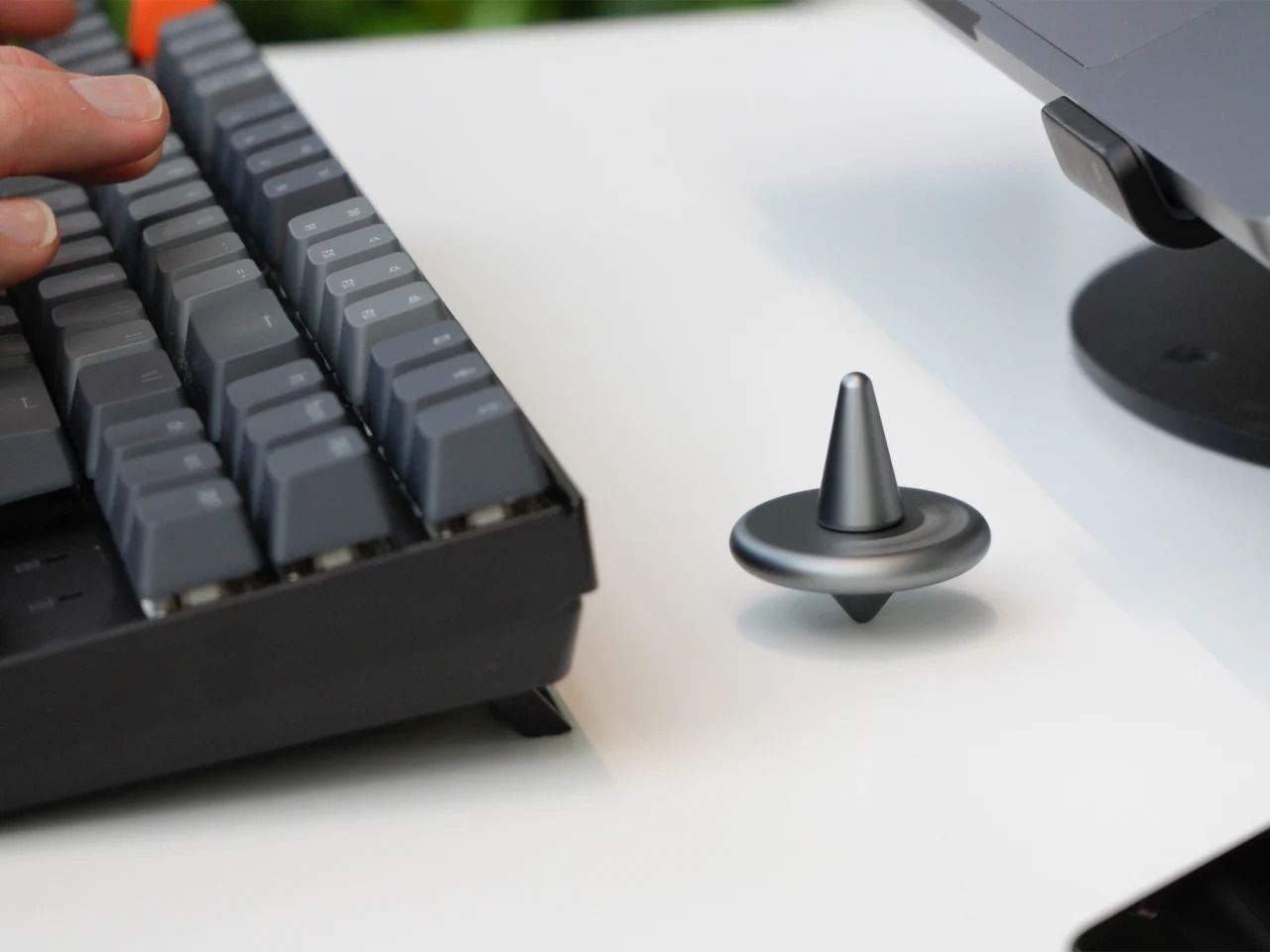 一款模块化旋转陀螺图片