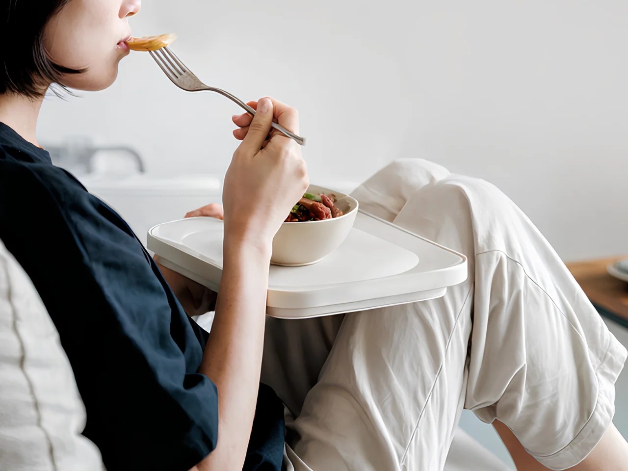 可以让你在床上吃饭的托盘---酷图编号3