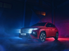 Hyundai Tucson NX4-霓虹炽焰-途胜的赛博车库锋芒时刻