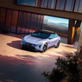 AVATR 06 - Lavender-紫焰锋芒：阿维塔 06 的先锋轿跑视觉大片