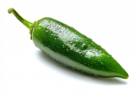 翠润辛香：带水珠的墨西哥辣椒特写呈现