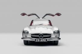 梅赛德斯300SL鸥翼版-经典跑车的复古美学呈现