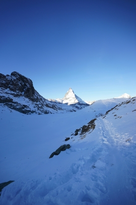 马特洪峰 - 阿尔卑斯雪山的标志性棱线