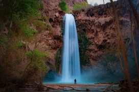 翡翠飞瀑 - 哈瓦苏瀑布的峡谷奇观