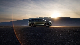 引力先锋 - Lucid Gravity 电动 SUV 视觉大片