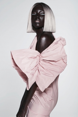 LOfficiel Baltic __ 黑瓷绮梦 - 先锋时尚的色彩碰撞美学