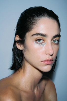 朦胧质感人像 - 时尚美妆特写摄影