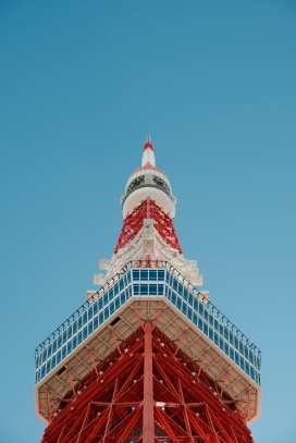 东京塔仰拍特写 晴空定格日本东京地标建筑