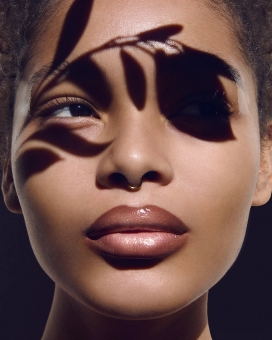 Chanel beauty __ 唇妆创意写真 多色唇彩定格美妆视觉