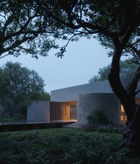 SOTOGRANDE __ 侘寂风自然共生别墅建筑