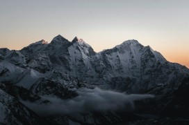 喜马拉雅雪山日出光影风光摄影