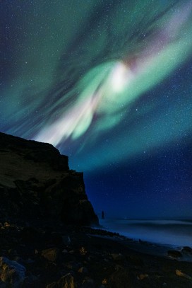 冰岛黑沙滩海岸绝美极光星空夜景摄影
