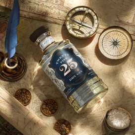 Twenty Five Dry Gin __ Twenty‑Five 干金酒复古航海风酒瓶包装品牌展示